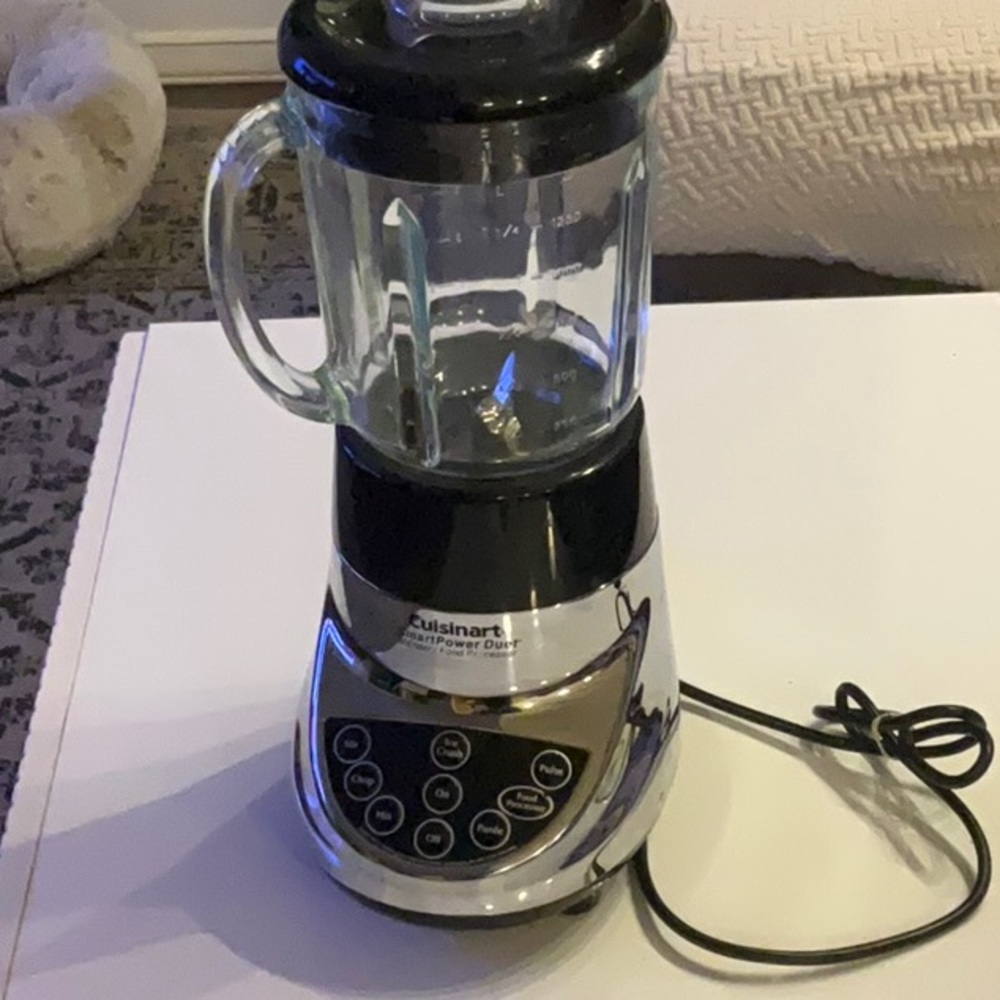 Cuisinart 6 cup Blender, never used.